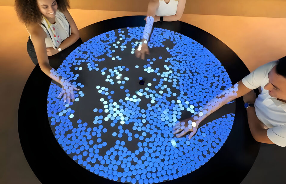 Amcor Interactive projection table